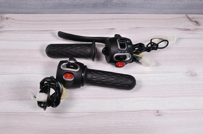 Throttle with switch assembly